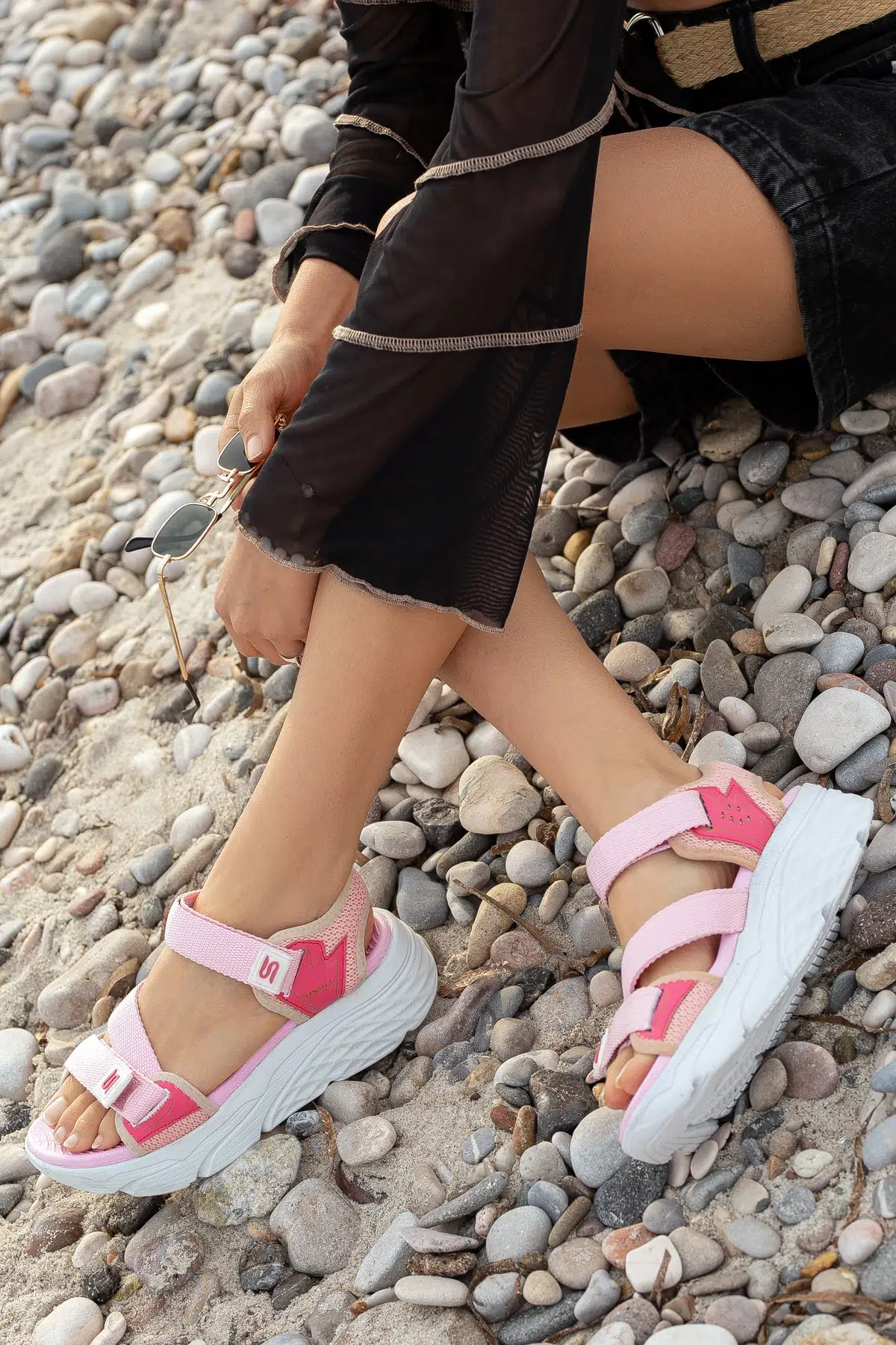 Kadın Günlük Faylon Dolgu Taban Cırtlı Spor Günlük Sandalet SS001-0148 Pembe